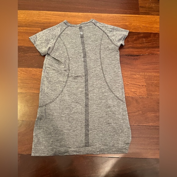 lululemon Sparkly Grey Swiftly Tech - Picture 3 of 4